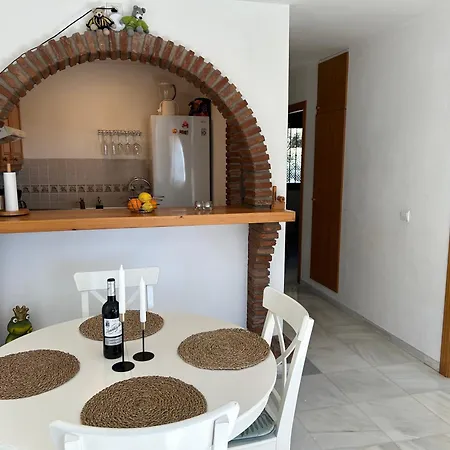 Casa Fortune Sleeps 4 아파트 베날마데나코스타